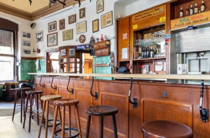 Restauarnt Brauhaus Stüssers - Theke mit Hochstühlen