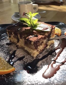 Restauarnt XII Apostel - Tiramisu