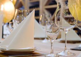 Elegant gedeckter Tisch