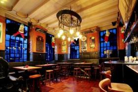 Unsere berühmte Chorecke im Erdgeschoss