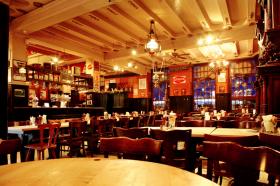 Restaurantsaal im Erdgeschoss